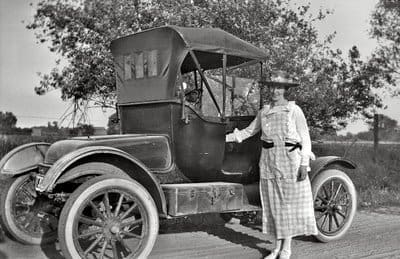 The Roaring Twenties: How Fords Model T Transformed America